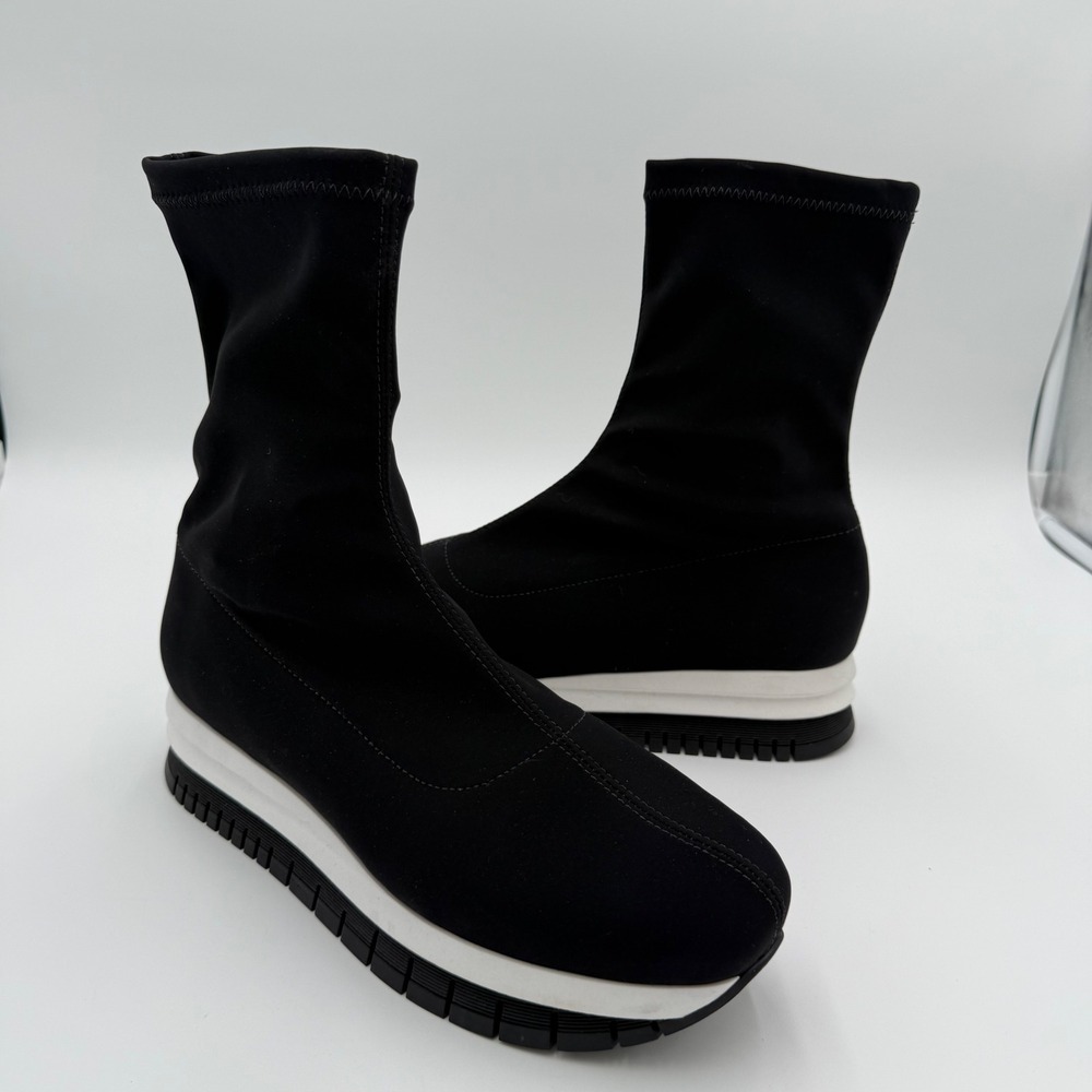 NWOT La‎ Canadienne Nina Pull On Sock Boots City Dry Bootie 10 Black Platform